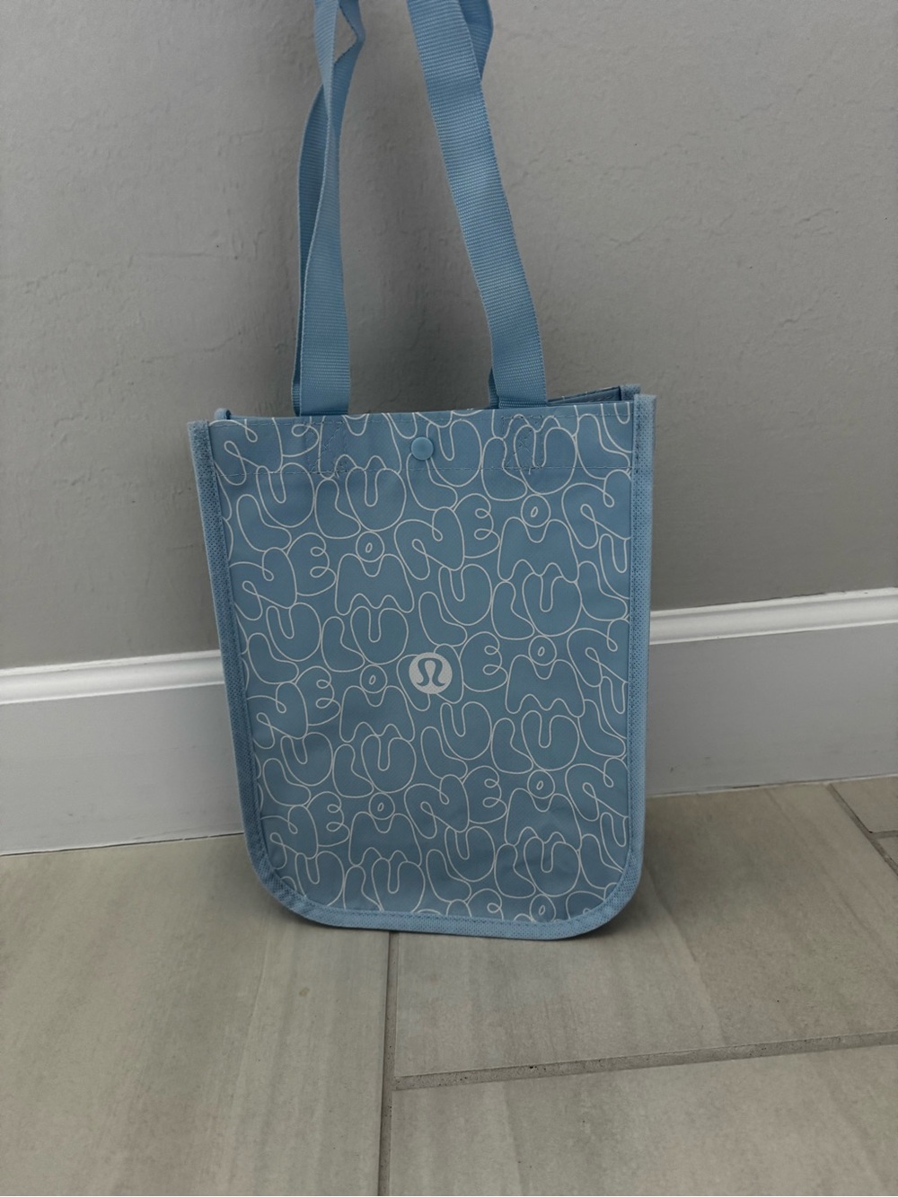 NWT Lululemon Small Light Blue Tote with bubble logo - Picture 2 of 5